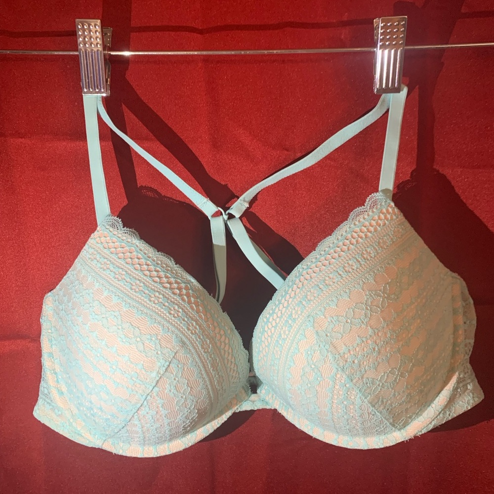 Victoria’s Secret Laced Padded Plunge Bra women’s size 36D